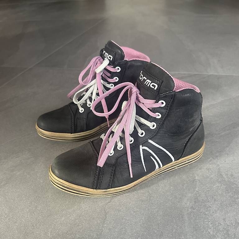 Scarpe da donna: Chaussures baskets moto - forma 39 – Usato da La Chaux-de-fonds venduto da ccjp 1