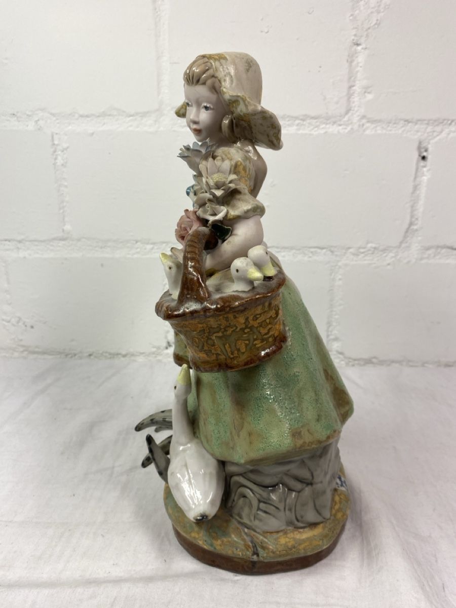 Skulpturen & Statuen: Vintage Figur Mädchen mit Gänsen, Spanien – Gebraucht aus sursee von trilli-tralli 5