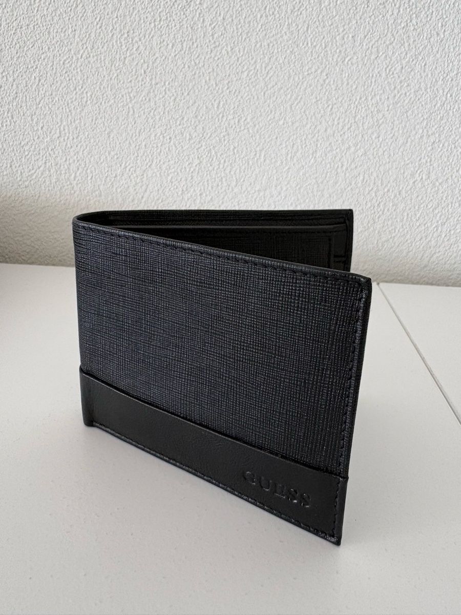 Guess Portafogli: Black Guess Leather Wallet – Usato da Obbürgen venduto da cla_x9h6