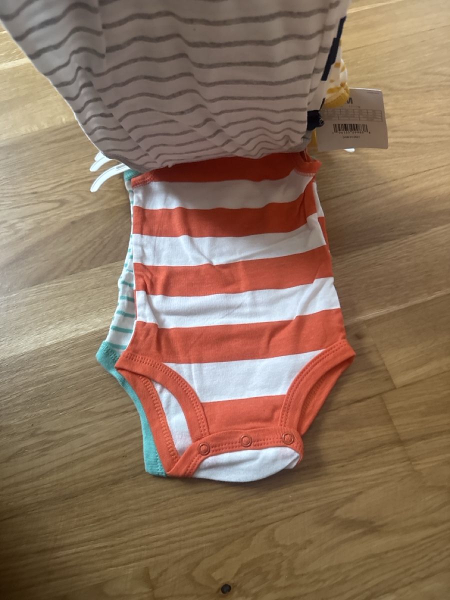 Lotti & Set di vestiti: 5 bidys neu carters – Nuovo e nell'imballaggio originale da niederhasli venduto da gwe_8l5q 2