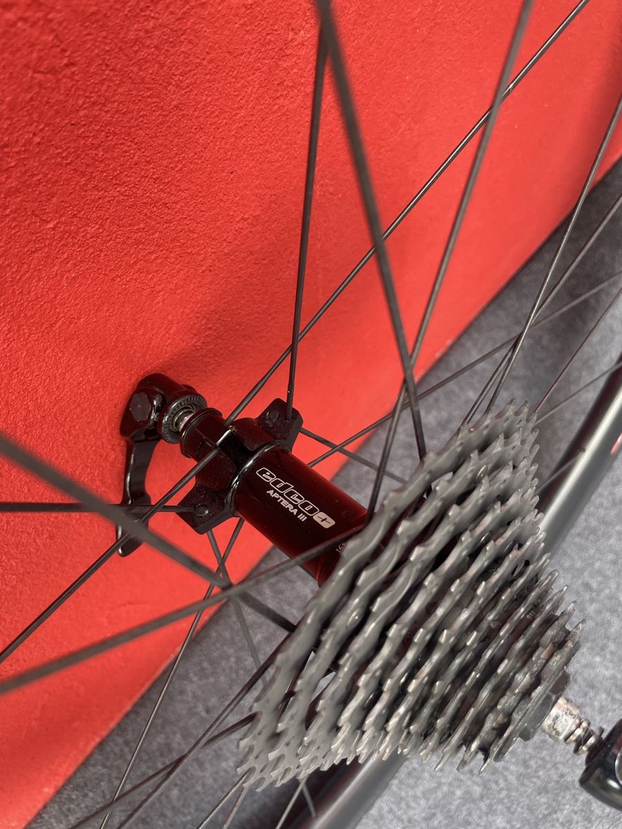 Edco Pneus & Roues: Roues carbone Edco 50  – D'occasion à Chézard-St-Martin par GJelo 3