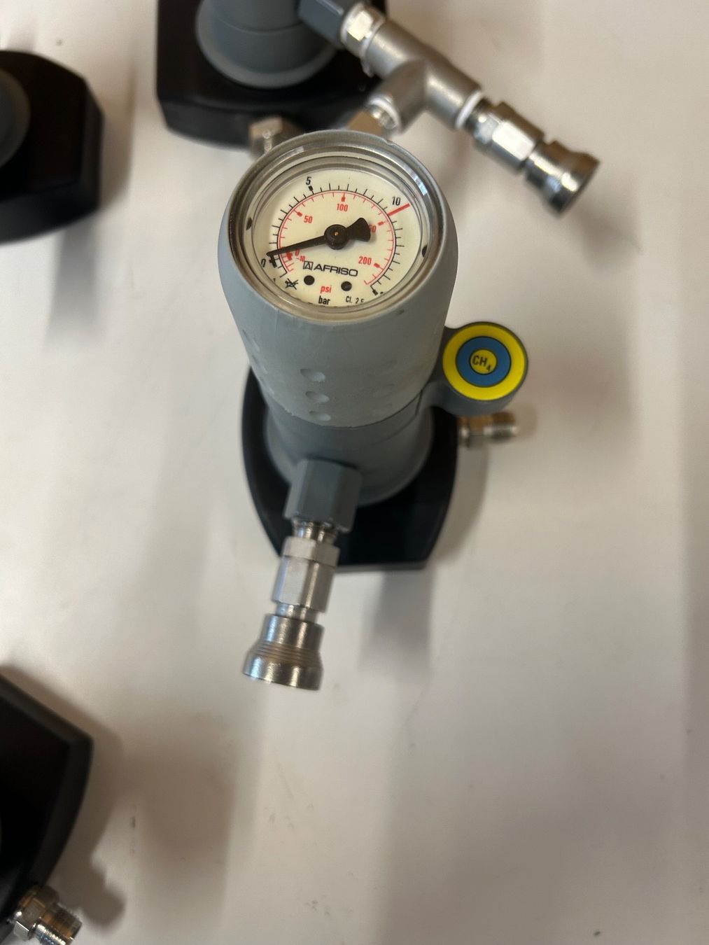Laborzubehör: Labor Gasentnahmestationen Konvolut – Gebraucht aus Schupfart von philippb06 2