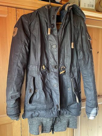 Manteau chaud et fourré t.S Naketano