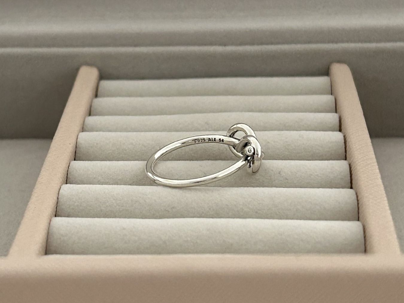 Pandora Anelli: Original Pandora Unendlichkeitsknoten Ring - RRP CHF 49.00 – Usato da Rheinfelden venduto da Boutique_Luxe 2