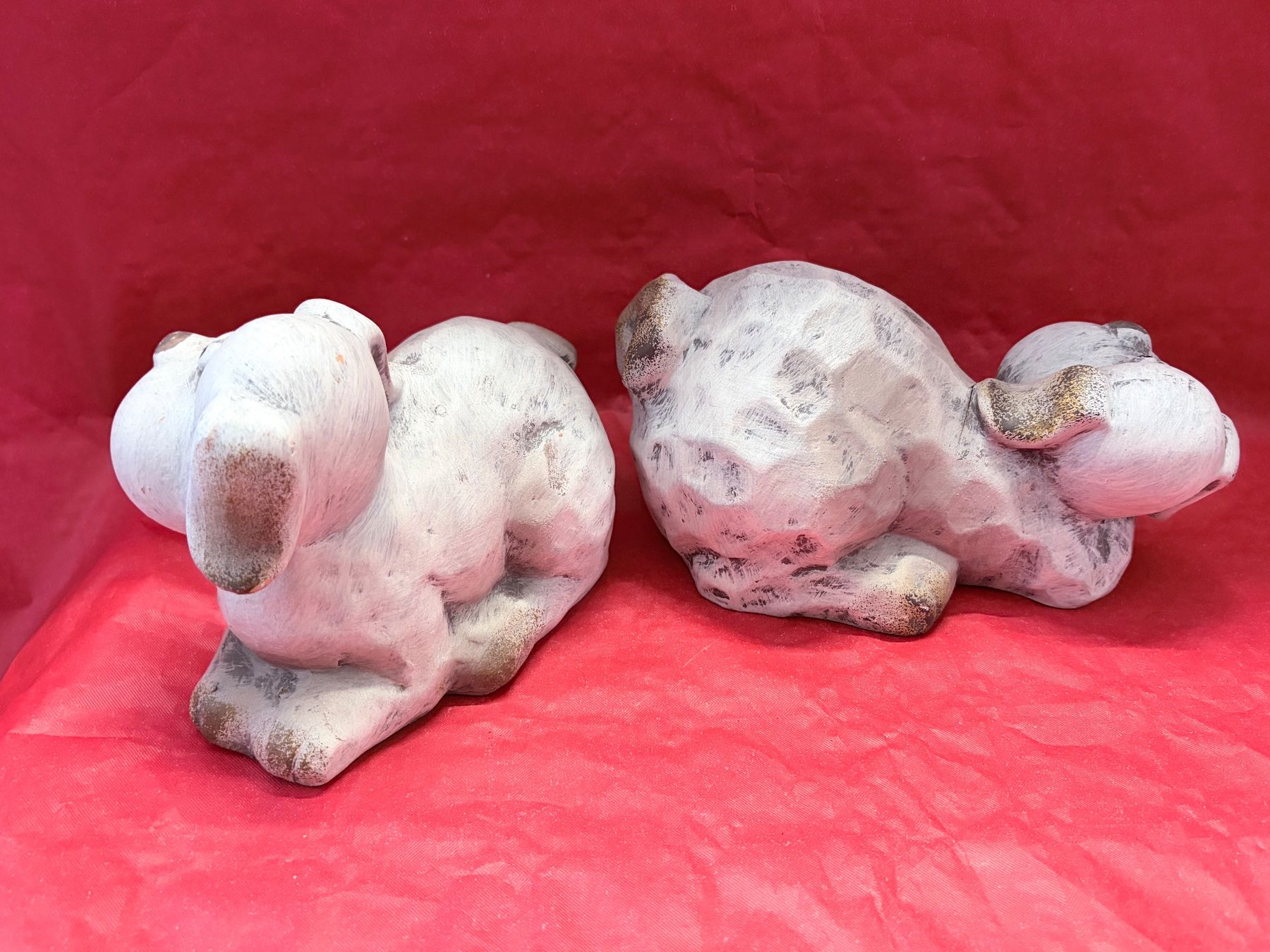 Statuette: 2er Set Deko Hunde Keramik liegend – Nuovo e nell'imballaggio originale da Zäziwil venduto da meri79. 3