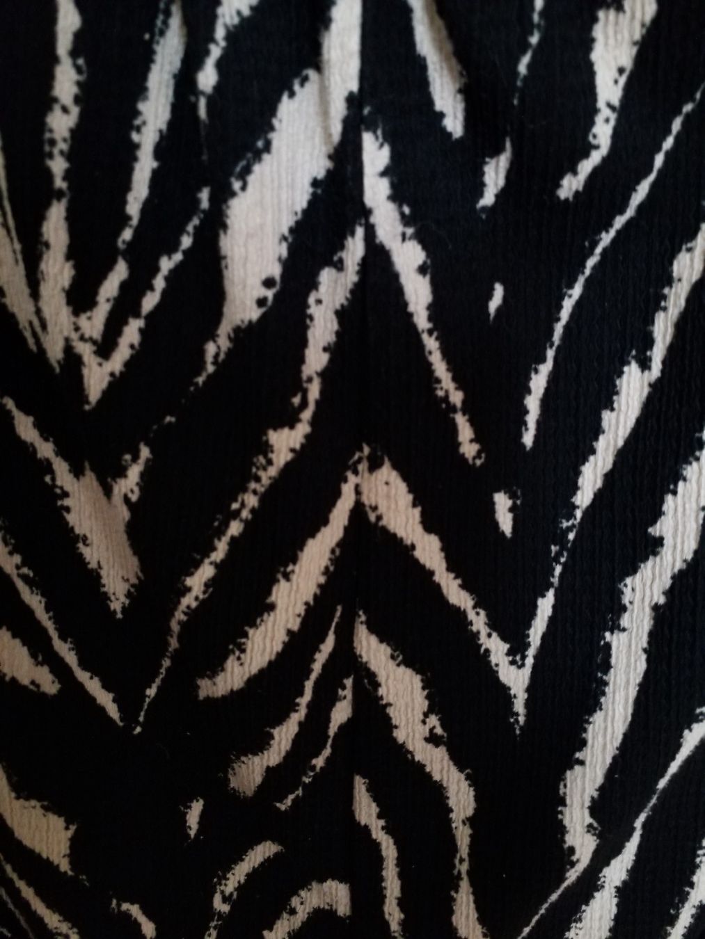 Monki Gonne: Monki Zebra Print Skirt - Size S – Usato da Luzern venduto da _Lobster_ 2