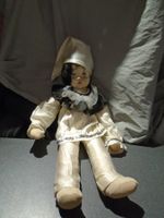 Clown, weisse Kleider