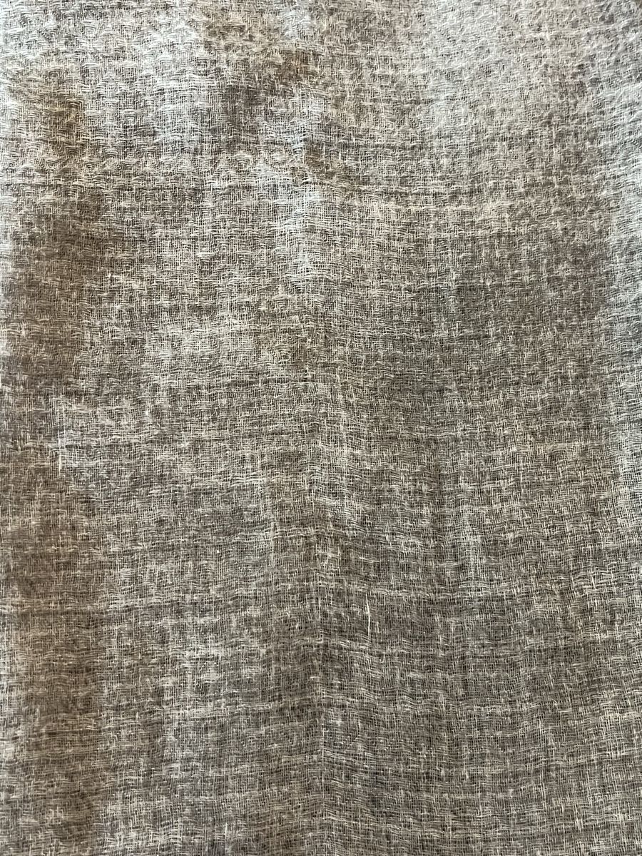 Foulard & Sciarpe: Écharpe grise avec franges mélange viscose polyester – Usato da St. Prex venduto da Nikolletta 3
