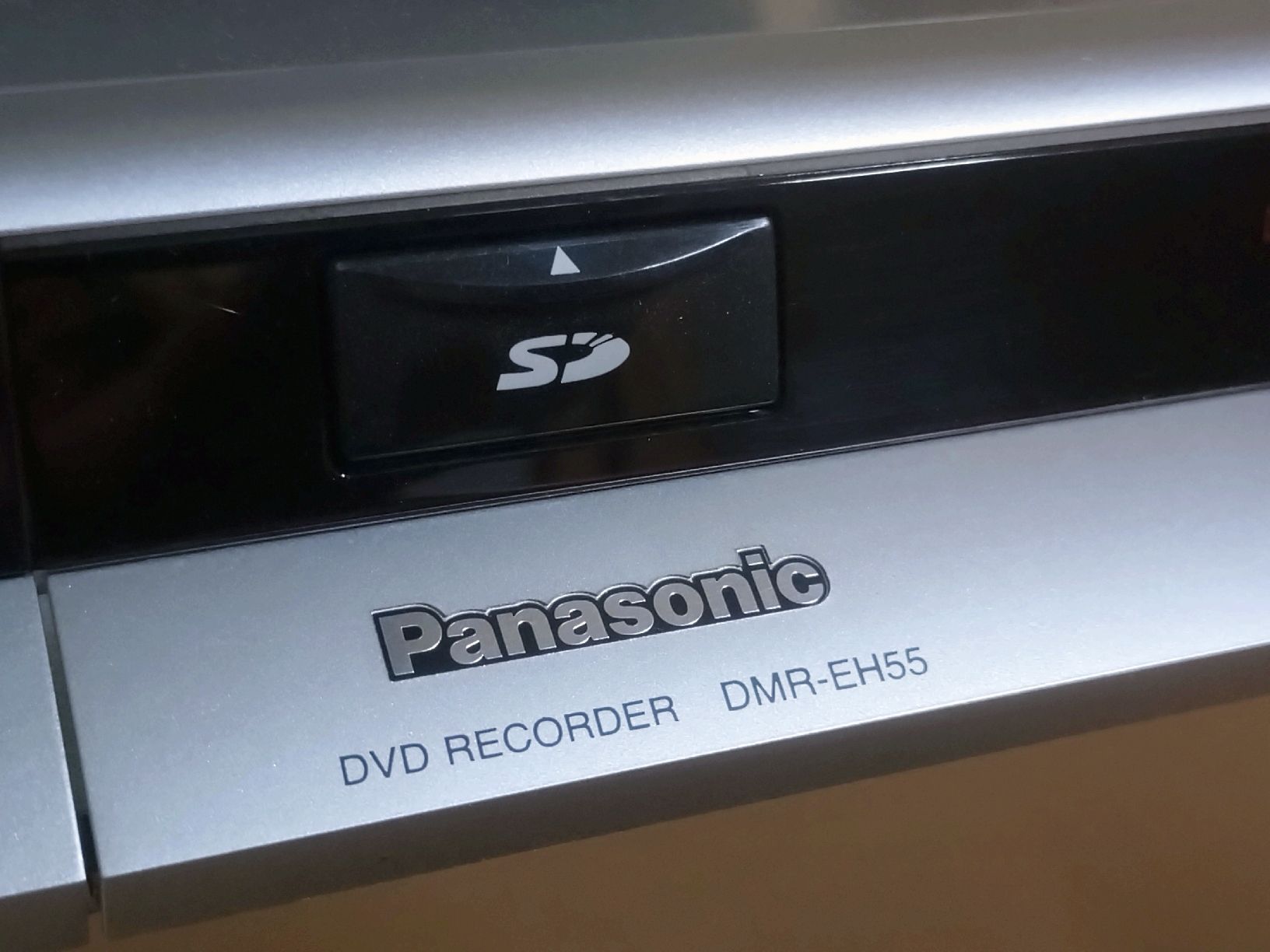 Panasonic Aufnahmegeräte: Panasonic DMR-EH55 DVD-R HDD 160Go + Remote - Working – Gebraucht aus Farvagny-le-Grand von LaCaverne 3
