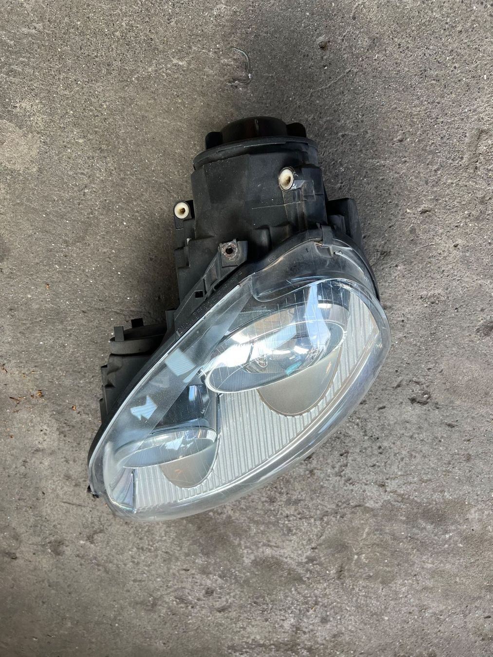 VW Fari: Xenon Scheinwerfer zu VW Golf 5 links – Usato da Safenwil venduto da vw-teile 1