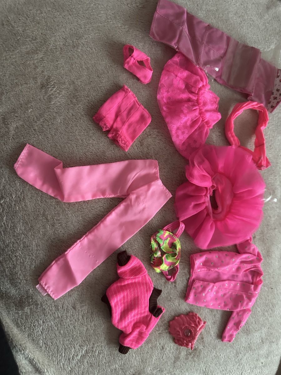 Bambole: Barbie Kleider – Usato da Herbriggen venduto da Sehrazade