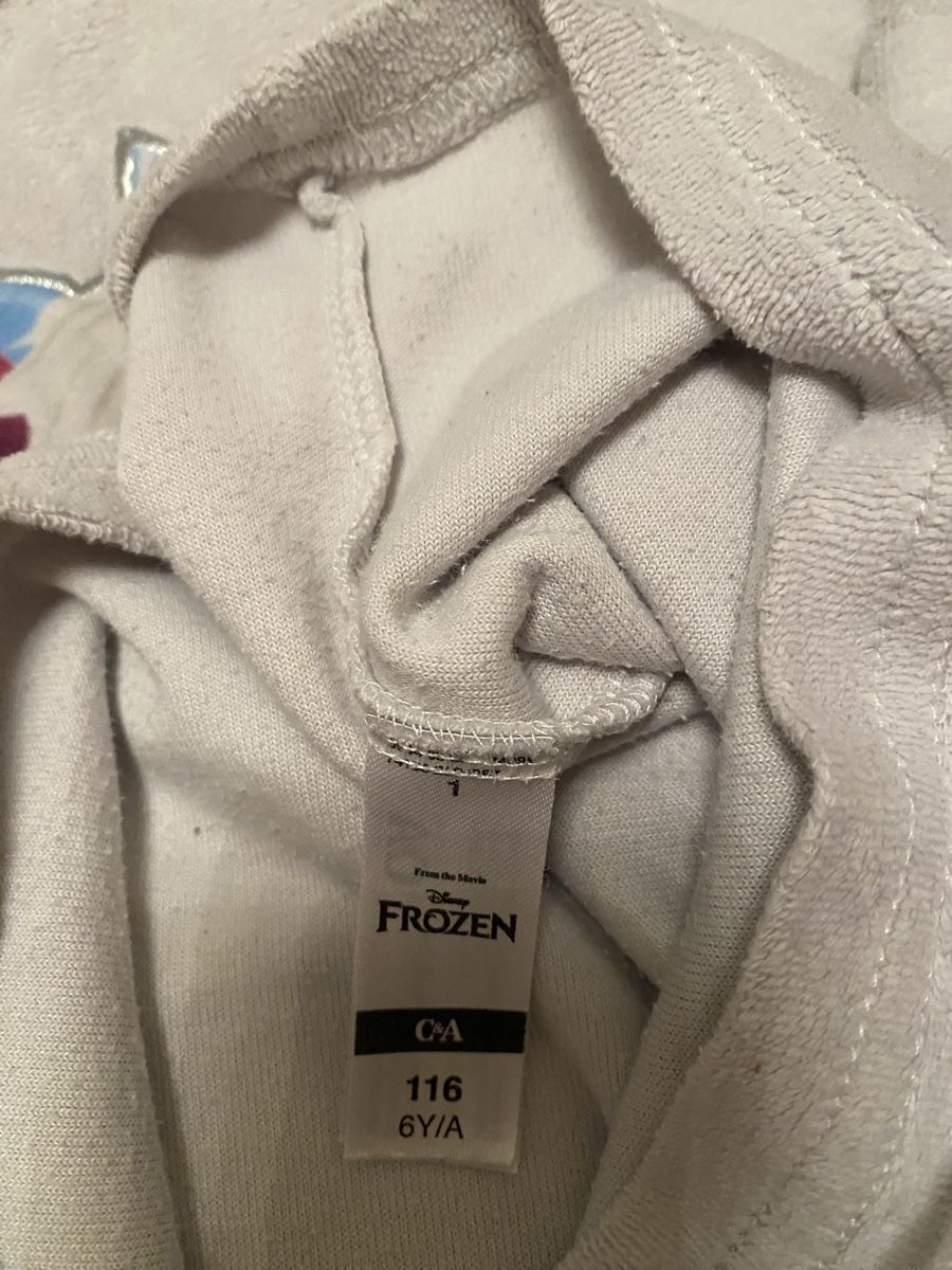 Disney Pyjamas & Ähnliches: C&A Disney Frozen Pyjama, Grösse 116 – Gebraucht aus Bern von Elisa64 3