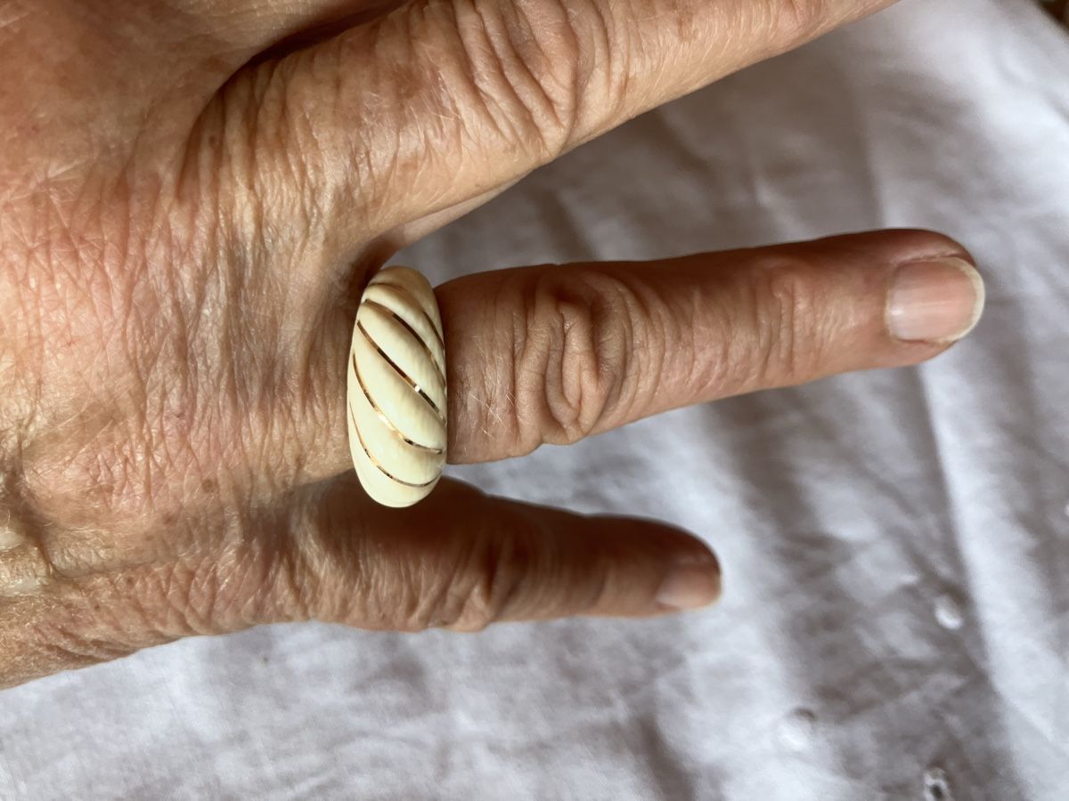 Anelli: Vintage Ring Knochen mit Golddraht. Gr 56 – Usato da Bassersdorf venduto da groovygremlin 1