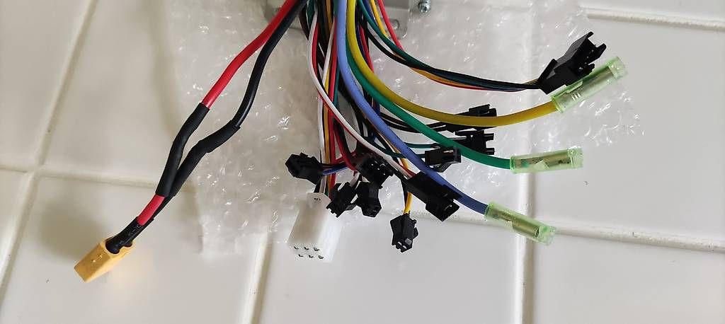 Kickboard: E Scooter Controller  36-60V 450-500W 25A Neu! – Nuovo e nell'imballaggio originale da BASEL venduto da E-Bro.Electro 1
