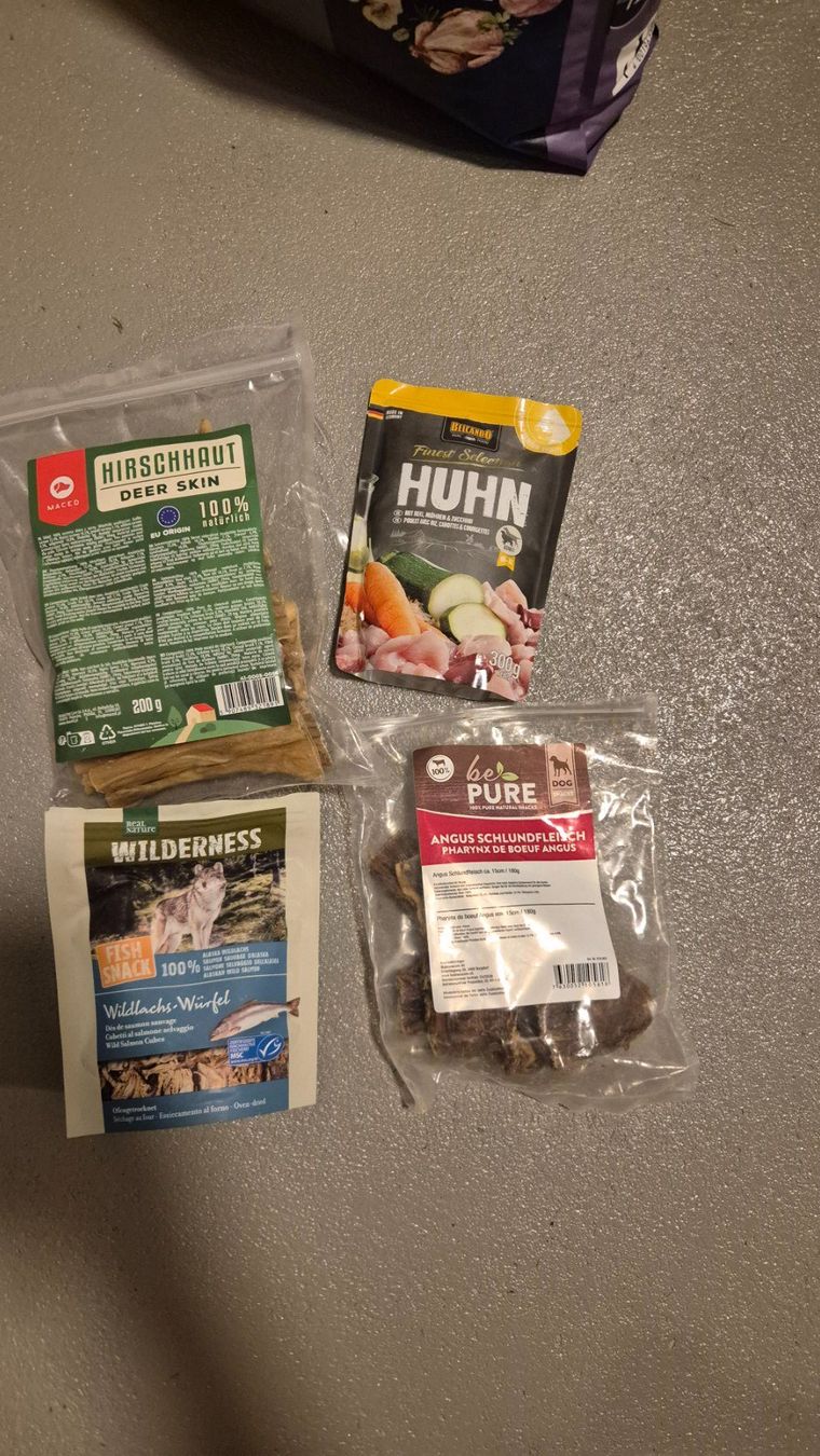Nourriture: Hundefutter diverse – D'occasion à Klingnau par putinocchio 4