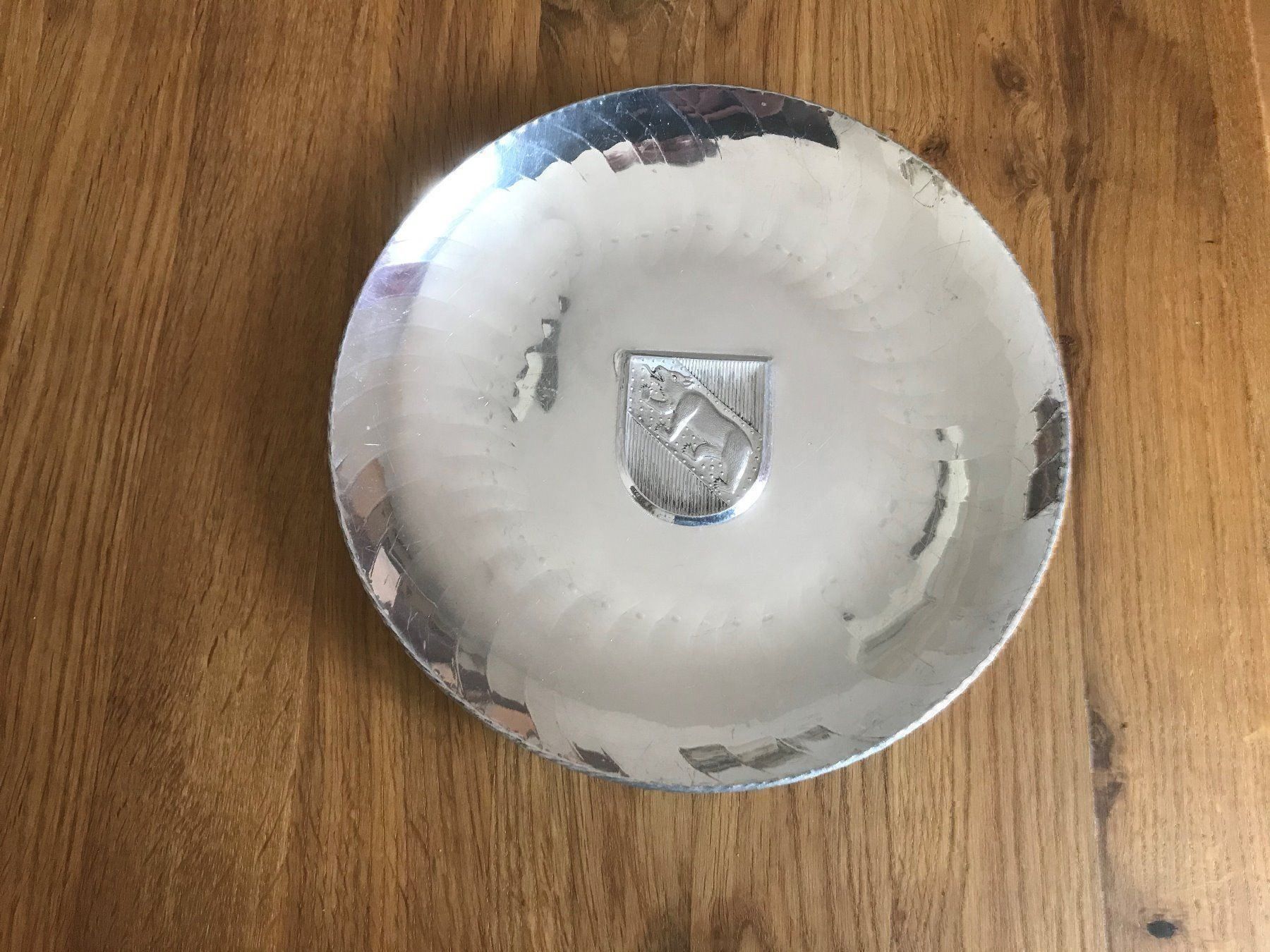 Sonstige Antiquitäten & Kunst: Aluminium Wandteller mit Berner Wappen SIGG – Gebraucht aus Salmsach von Fxwg 3