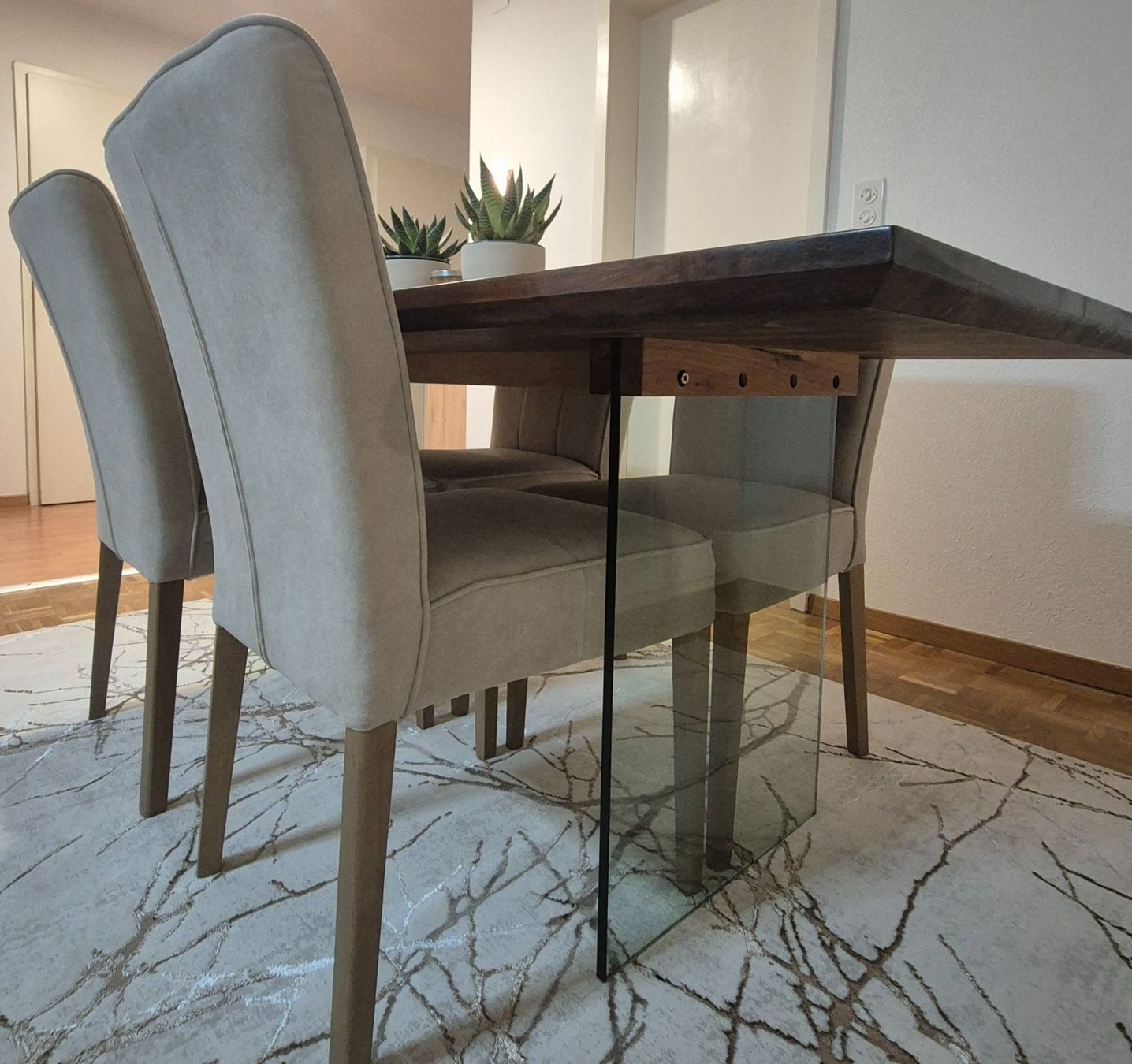 Set de table et chaises: Esstisch mit  Stühlen – D'occasion à Mellingen par Loewe2006 1