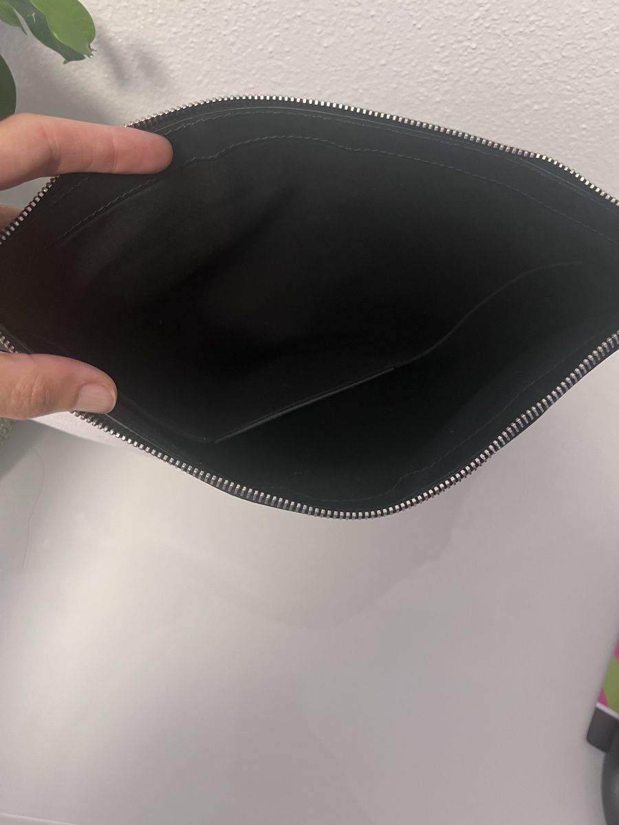 Balenciaga Taschen: Vendesi Balenciaga Navy Clip Clutch – Neu (gemäss Beschreibung) aus Monte Carasso von marzietta1 2