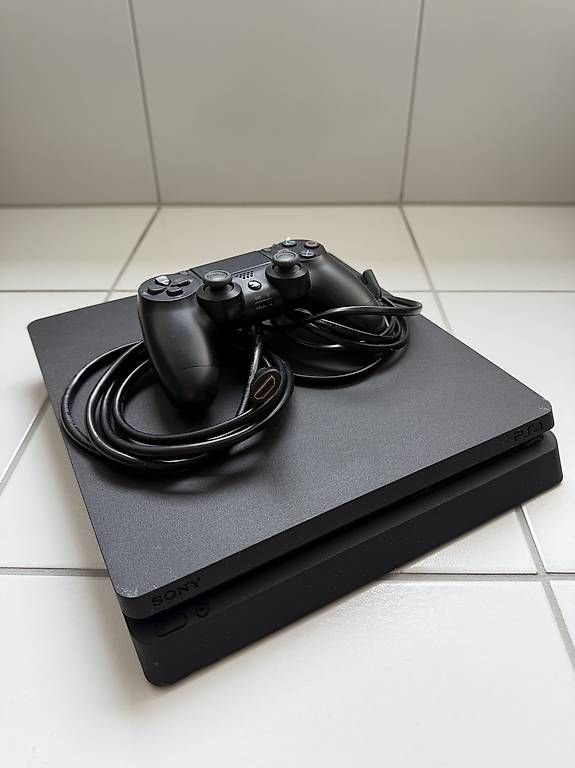 Sony Console: PS4 Slim Konsole – Usato da St. Gallen venduto da kev_6dm5 1