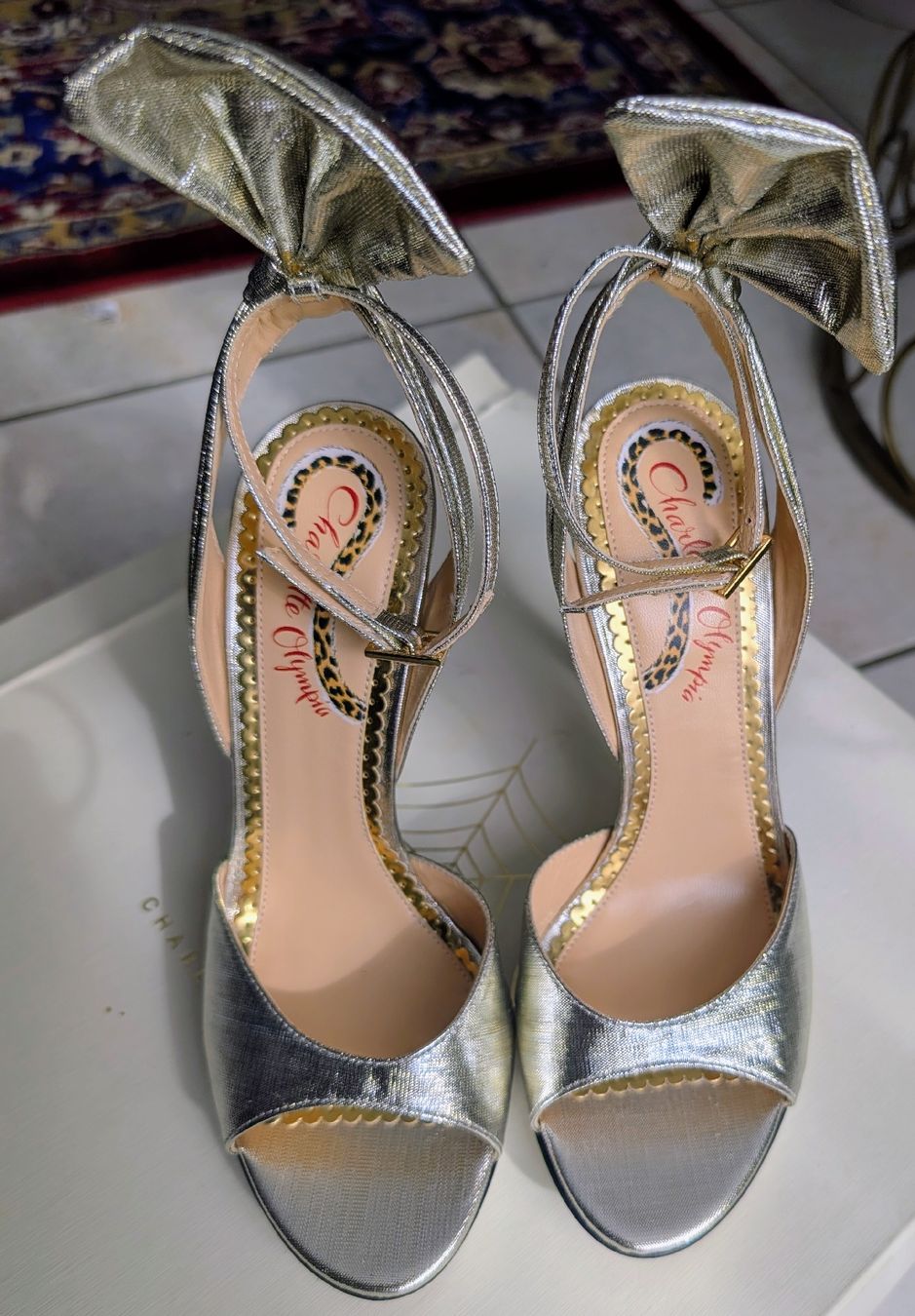 Charlotte Olympia Scarpe da donna: Escarpins Charlotte Olympia  – Nuovo e nell'imballaggio originale da Vevey venduto da choukie12