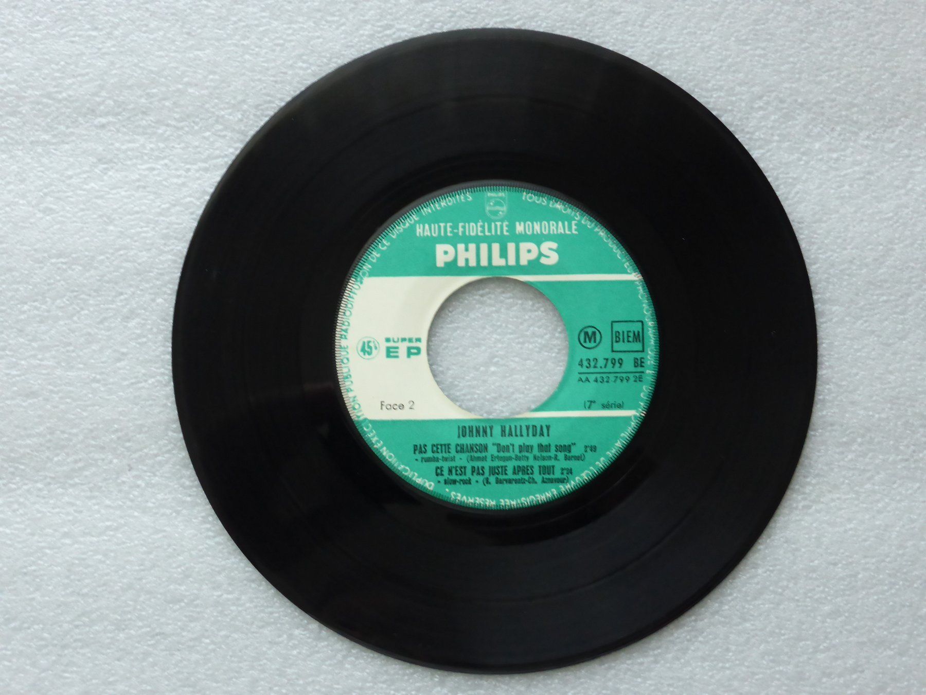 Dischi in vinile: Vinyl Single   EP  JOHNNY HALLYDAY – Usato da Küssnacht am Rigi venduto da Mondkinder 2
