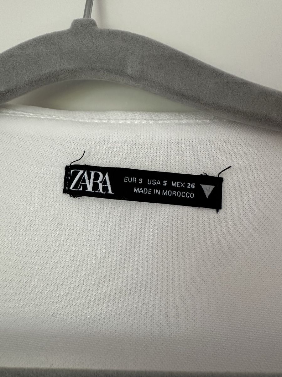 Zara Top: Bodytop mit Schulterpolester weiss Gr. S – Usato da Wädenswil venduto da Ktodat 1