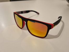 Lunettes de soleil rouges