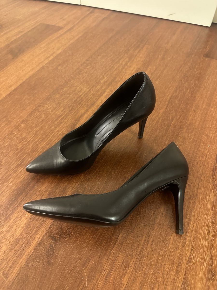 Damenschuhe: Stella Luna black pumps heel size 38 leather – Gebraucht aus St. Niklausen LU von lau_259n