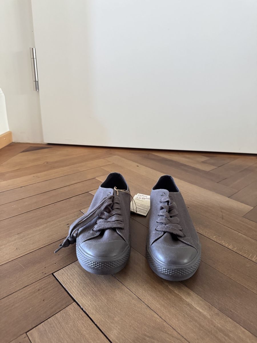 Muji Scarpe da uomo: Muji Grey Sneakers – Nuovo (secondo la descrizione) da Zurich venduto da ric_7zk9 1