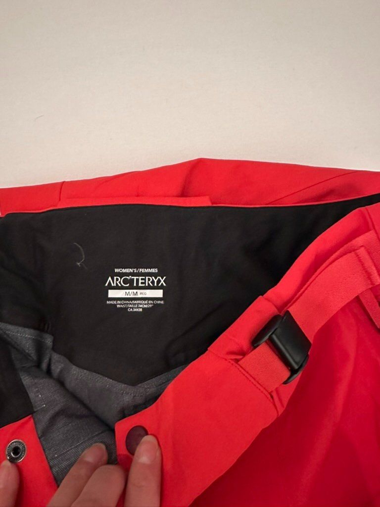 Arcteryx Pantaloni: Arcteryx ski pants – Usato da Dallenwil venduto da ZD2019 4