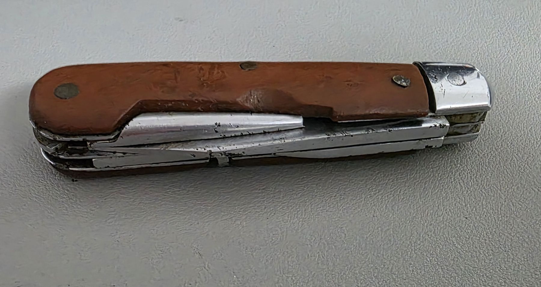Schweizer Armee Coltelli tascabile: Wenger 44 – Usato da Niederuzwil venduto da 262305 1
