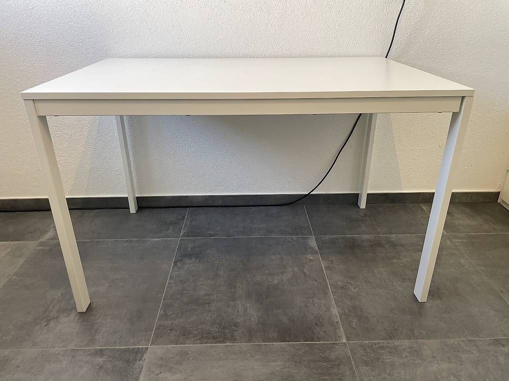 Tables: Table blanche extensible – D'occasion à Gland par Khazmur1 1
