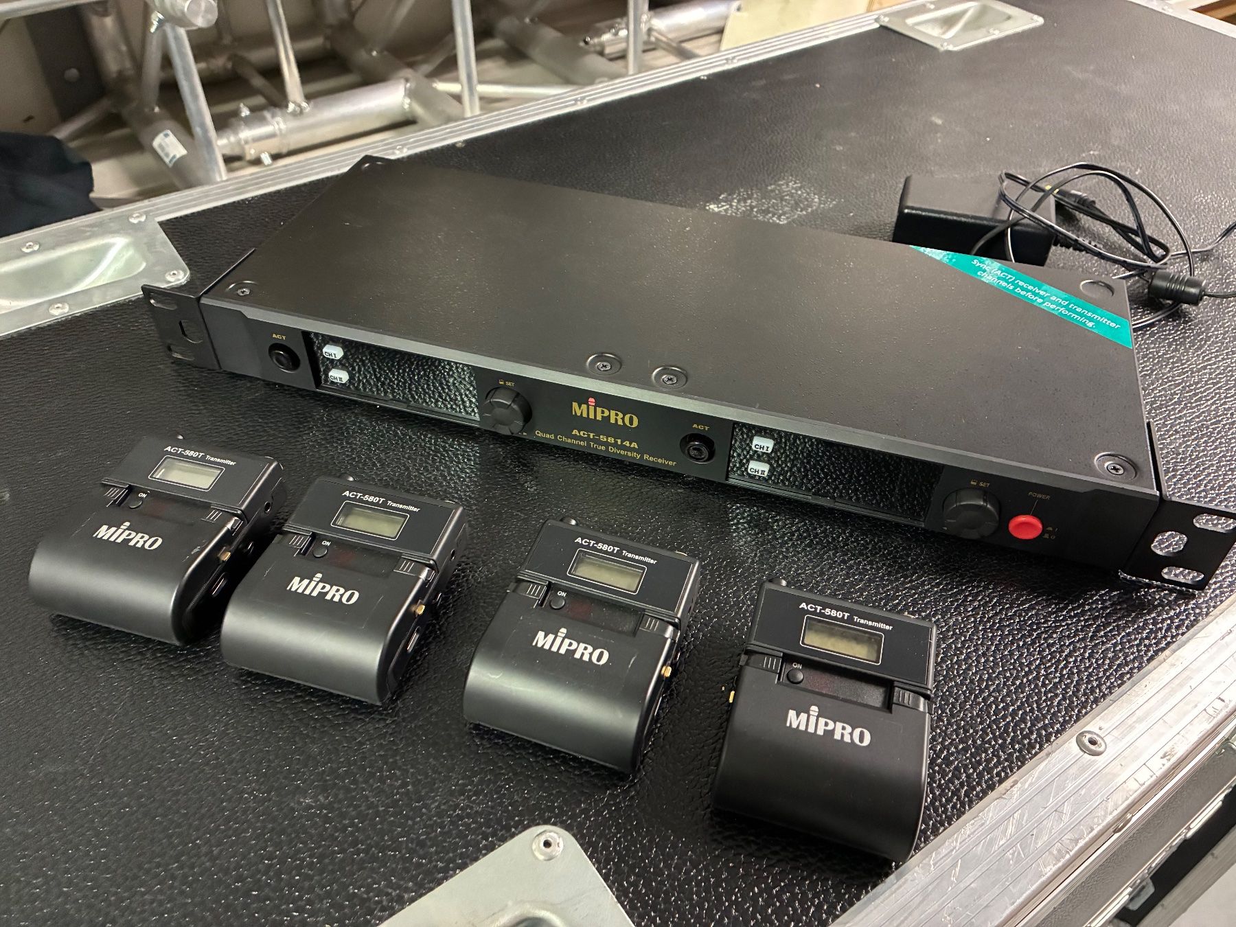 MIPRO Microfoni: Mipro ACT-58 Funksystem mit 4 Sender - Top Zustand! – Nuovo (secondo la descrizione) da Sulgen venduto da smartfiles_Events