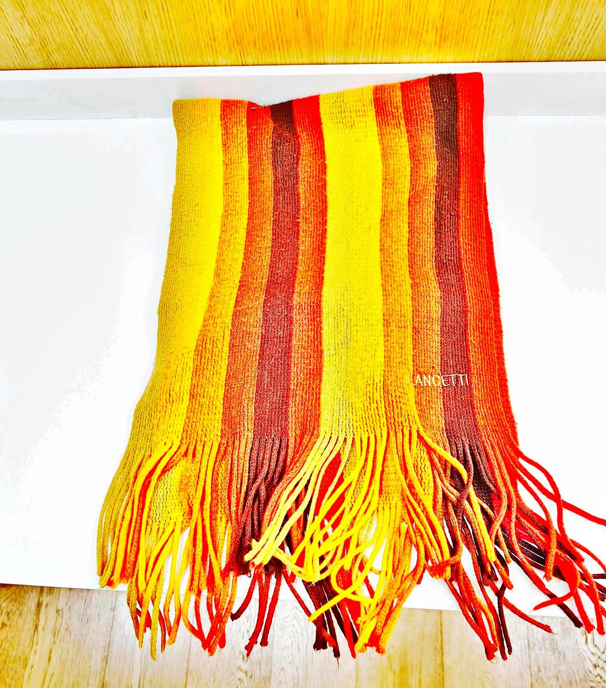 Foulard & Sciarpe: Sciarpa multicolore Lancetti – Nuovo (secondo la descrizione) da Pregassona venduto da tec_gdd7