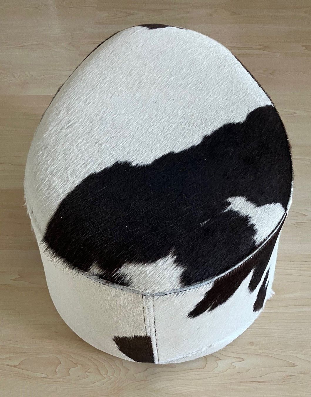Ikea Hocker: IKEA Kuhfellhocker / Tabouret IKEA en peau de vache – Gebraucht aus Hinterkappelen von 5CH 3