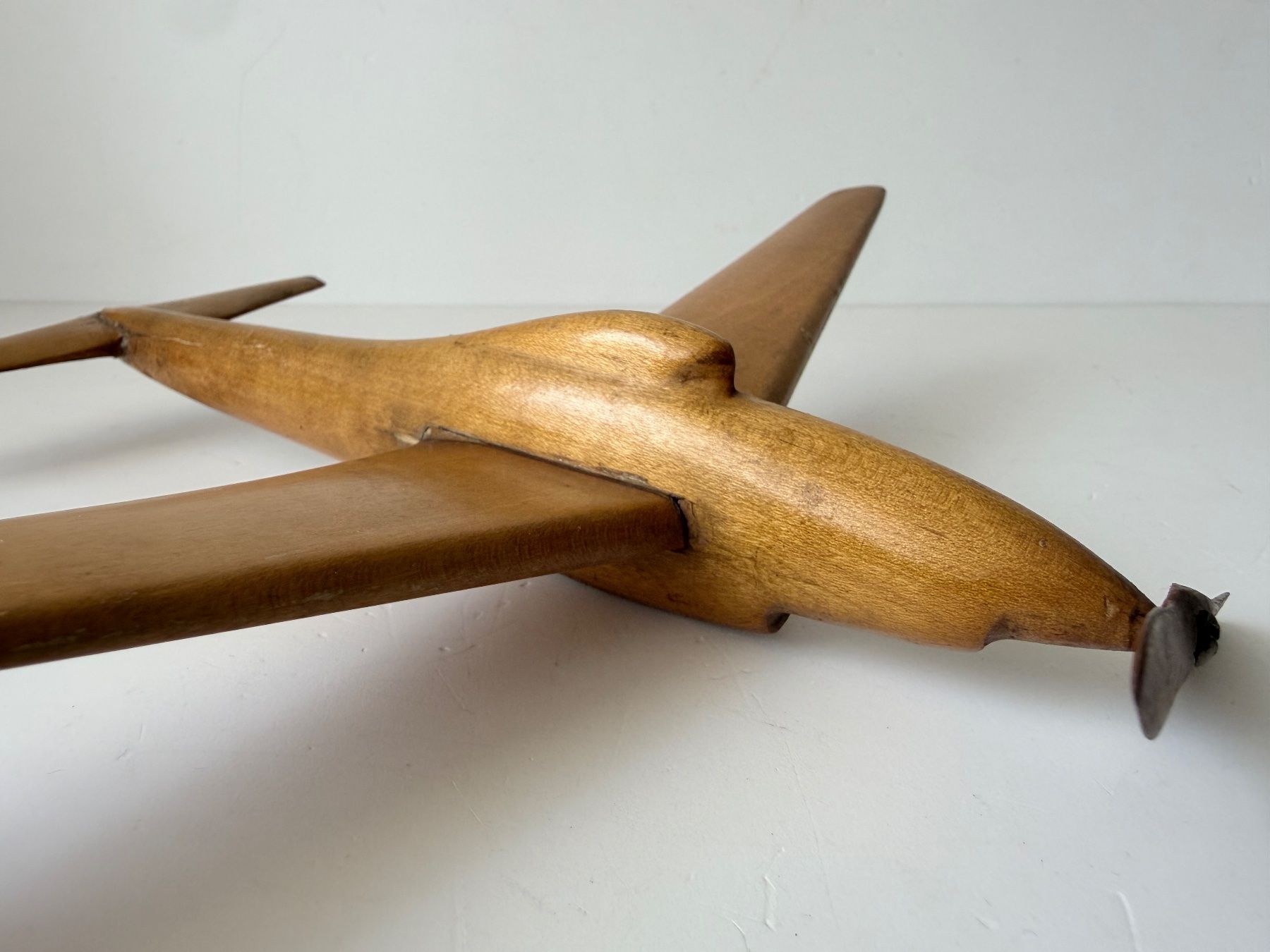 Kits de montage: Altes Flugzeugmodell aus Holz – D'occasion à Zwingen par moje1 1