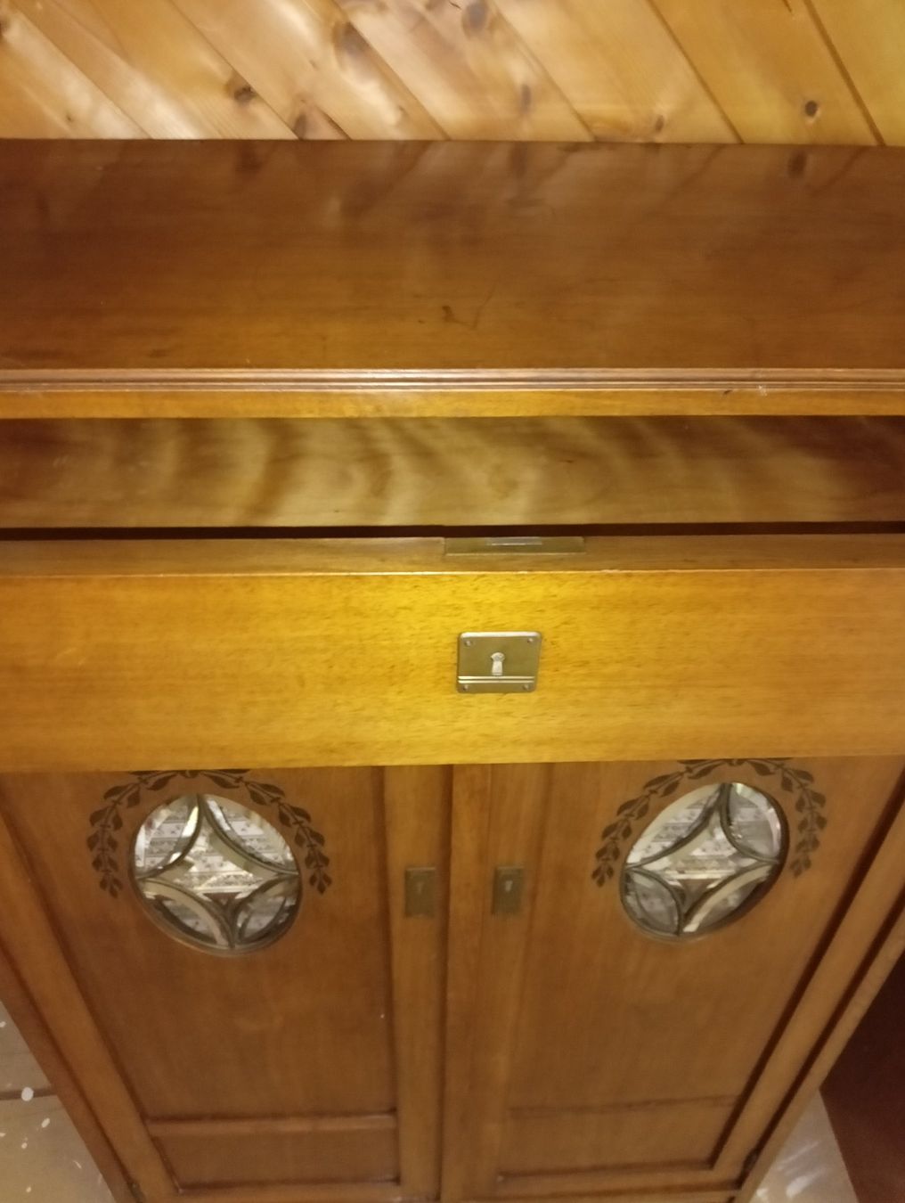 Armadi: Vertikot - Jugendstil – Usato da Lumino venduto da Happy4Happy 4