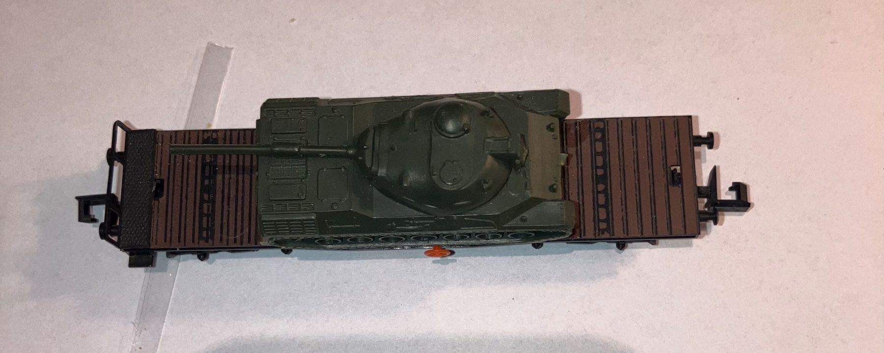 Arnold Modelleisenbahnen: (4)Wagon Lourd avec char Léopard occasion – Gebraucht aus Dompierre VD von immorentes 3
