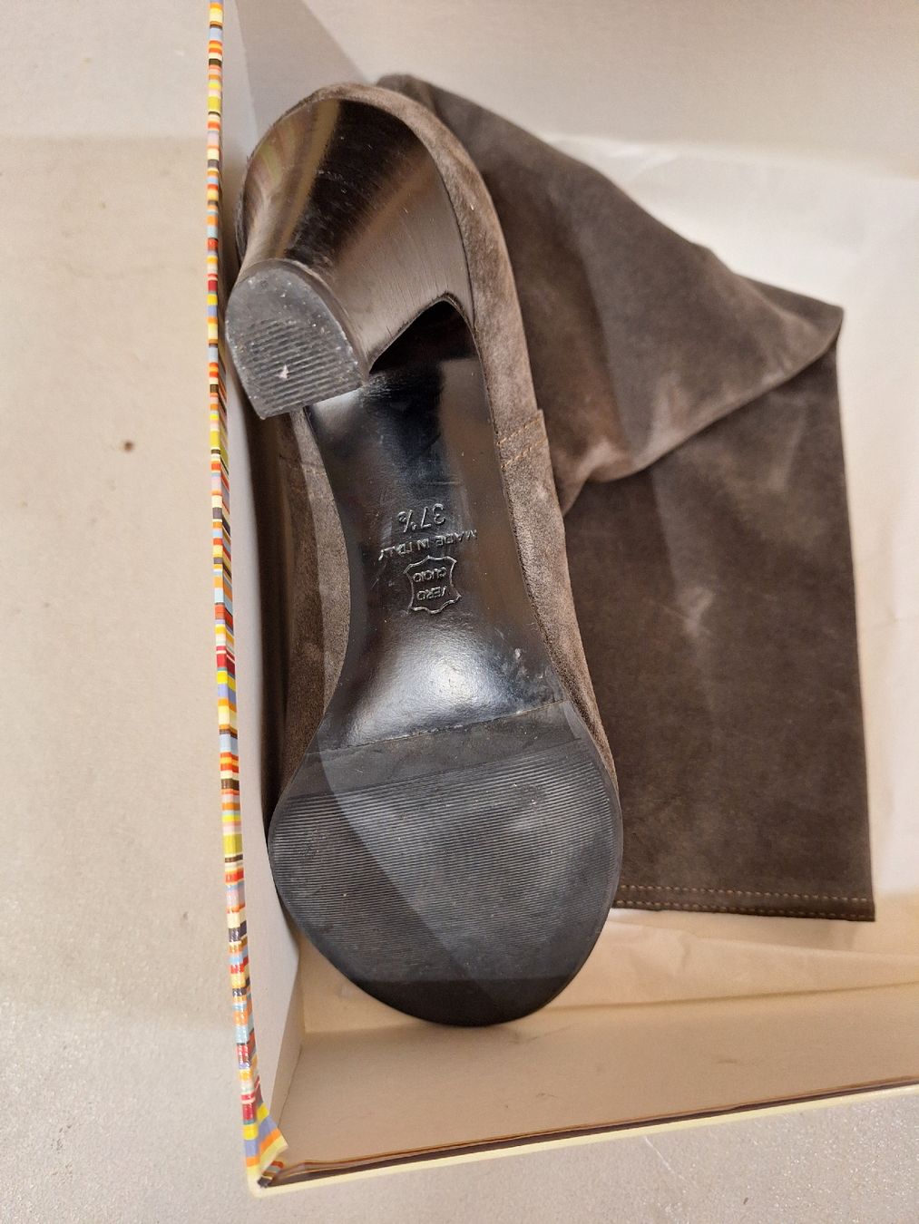 Scarpe da donna: Suede boots – Usato da Cham venduto da Drukkerij 2
