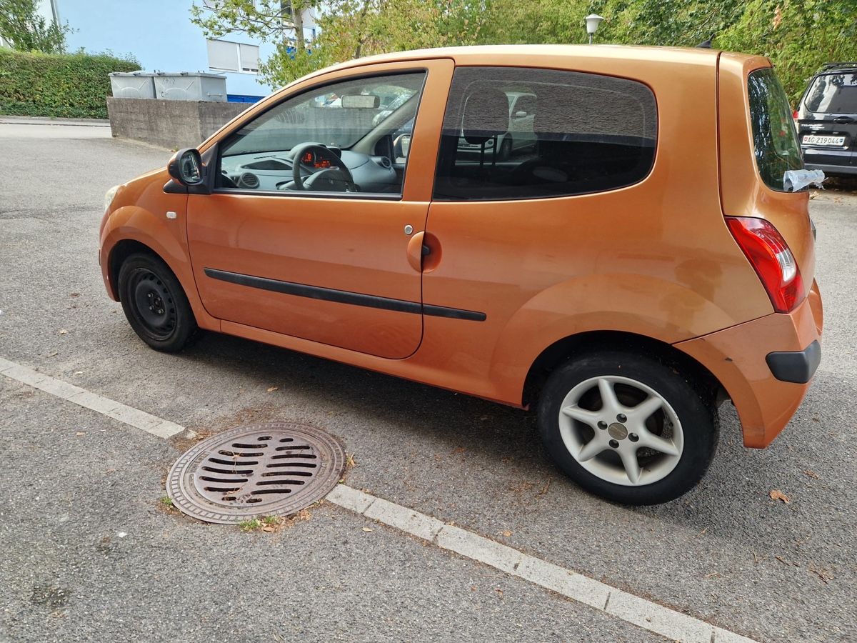 Renault Automobili: Renault Twingo 1.2 16V – Usato da Pfungen venduto da dimeautomobile 3