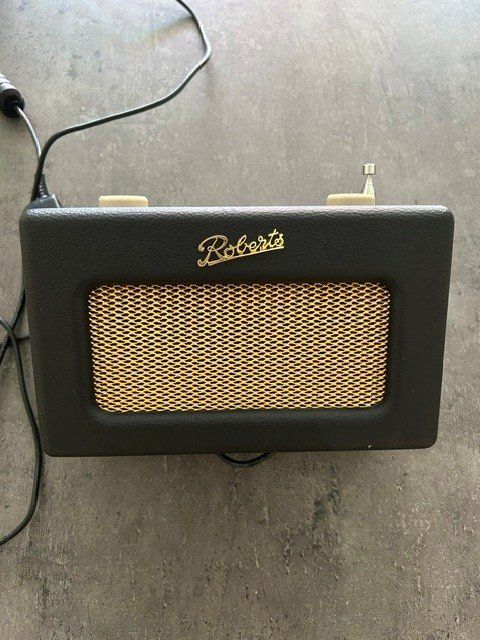 Radios: Roberts / DAB Radio – D'occasion à Birmensdorf ZH par DealOne