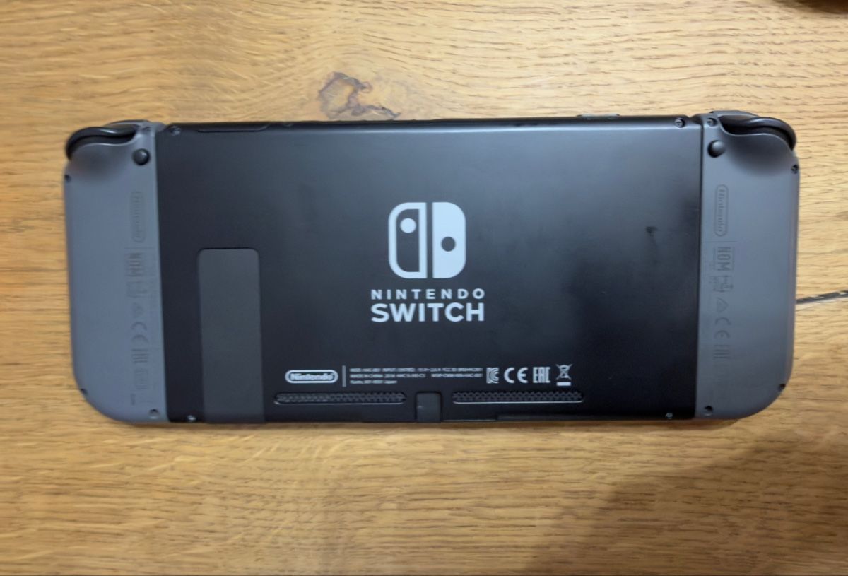 Nintendo Console: Nintendo Switch Konsole Grau mit extra Joy-Cons Set – Usato da Felben-Wellhausen venduto da jimmy_dean 3
