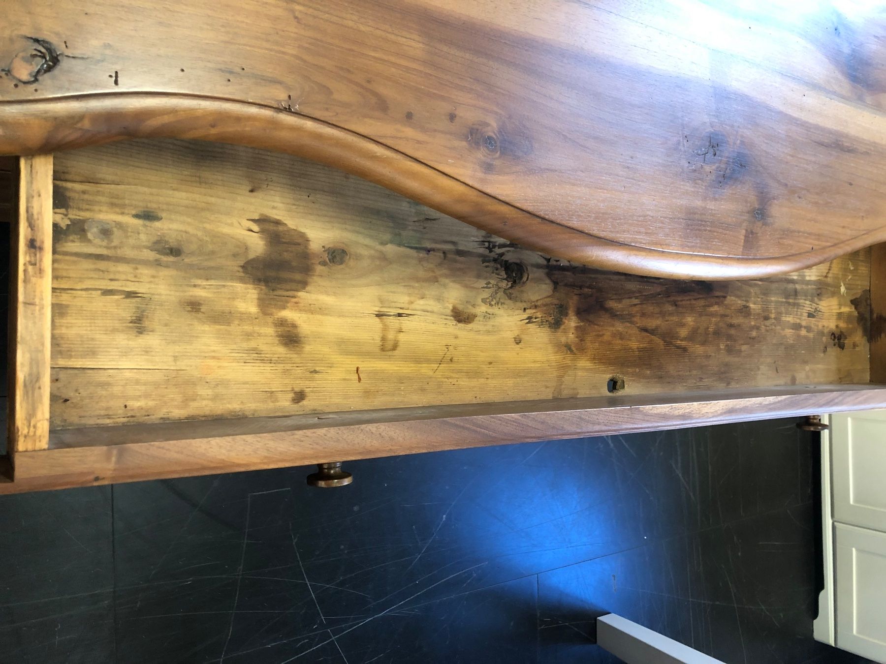 Kommoden: Alte Holz-Kommode mit vier Schubladen – Gebraucht aus Brunnen von Allerwaren 7