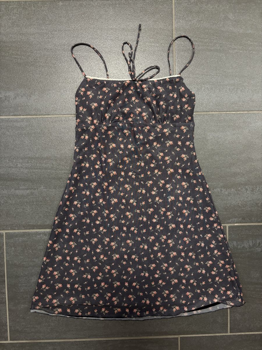 Bershka Kleider: Bershka Kleid in grau M – Neu (gemäss Beschreibung) aus Rümlang von svent 3