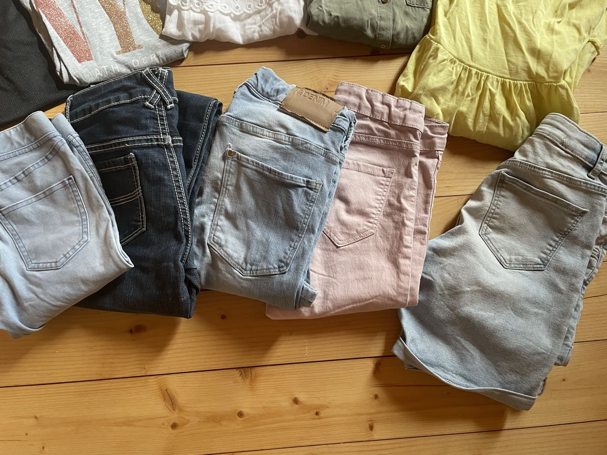 Lotti & Set di vestiti: Grosses Kleiderpaket 146/152 – Usato da Hofstetten SO venduto da mauschi_99 1