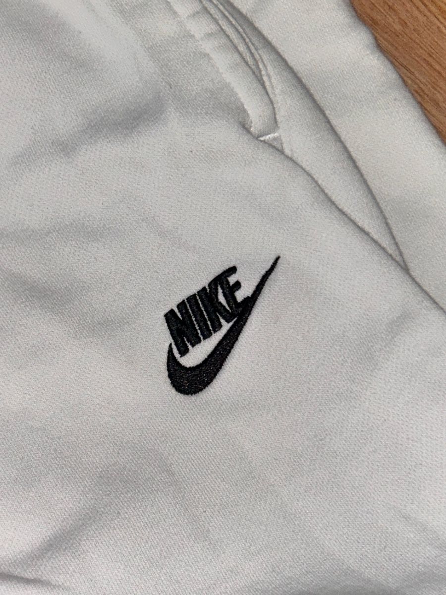 Nike Pantalons: jogging Nike – Neuf (Voir description) à Choëx par Nora.07 2