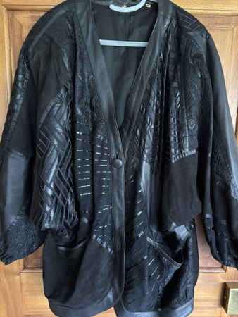 Schwarze Echtlederjacke, ca Gr 42/44 Vintage, Top Zustand!