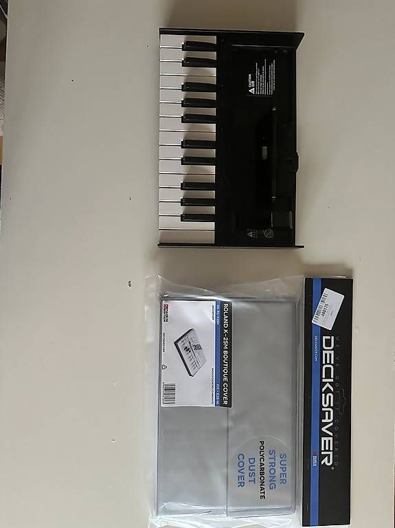 Musikinstrumente: Roland K 25m Boutique Controller inkl. Decksaver – Gebraucht aus Basel von ste_vr9l