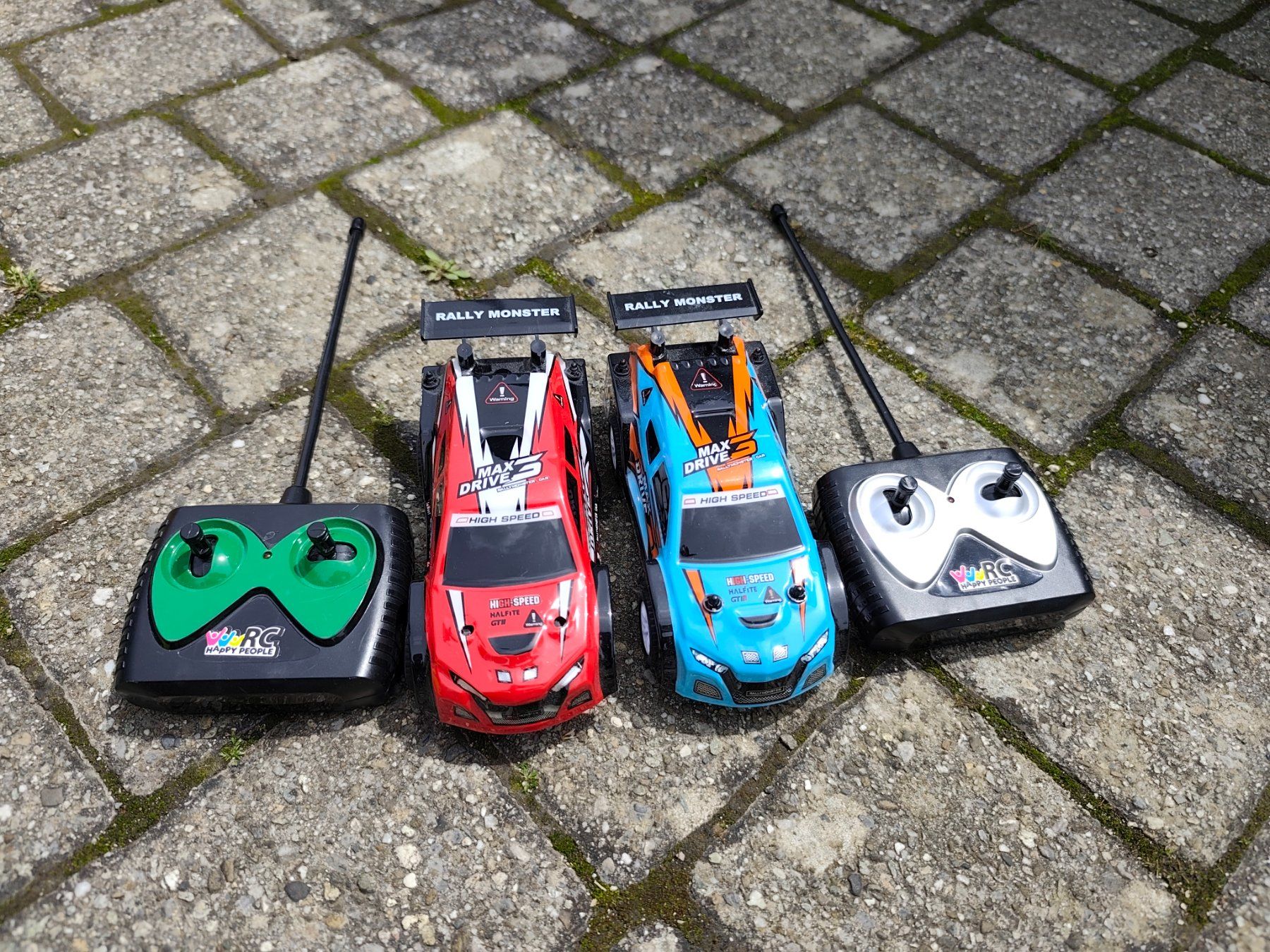 Spielzeuge: Voitures télécommandées – Gebraucht aus Orbe von Arkesilas
