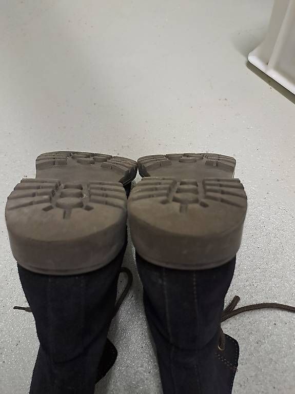Schuhe für Jungen: Winterschuhe Gr.36 – Gebraucht aus Wangen SZ von Peatsches 1